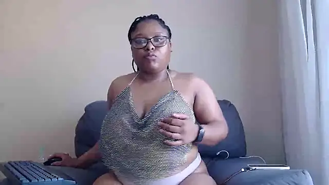 xxZoeyx online show from May 14, 6:21 am