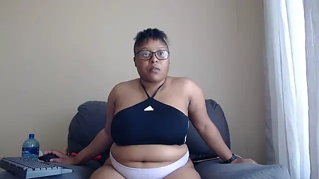 xxZoeyx online show from March 13, 7:02 am