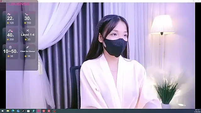Snapshot of Lu_Ly22 chatting on June 21, 1:06 pm Lu Ly22 online show from June 21, 1:06 pm