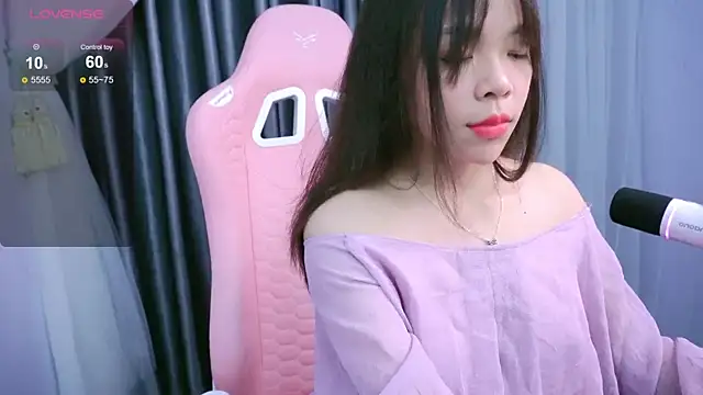 Lu Ly22 online show from April 28, 2:10 pm