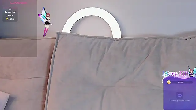 Roxy Moor online show from May 1, 9:36 am
