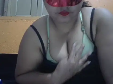Naina1994 online show from April 8, 9:27 pm