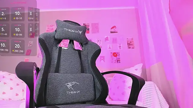 Sophie Lips online show from April 19, 2:23 am