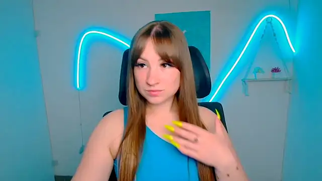 Snapshot of Tiffani_Angel chatting on May 21, 5:43 pm Tiffani Angel online show from May 21, 5:43 pm