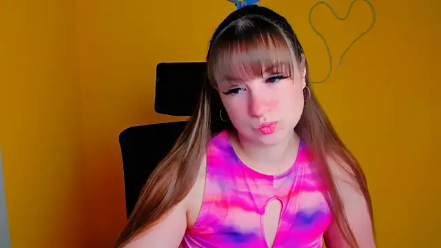 Tiffani Angel online show from May 19, 5:58 am