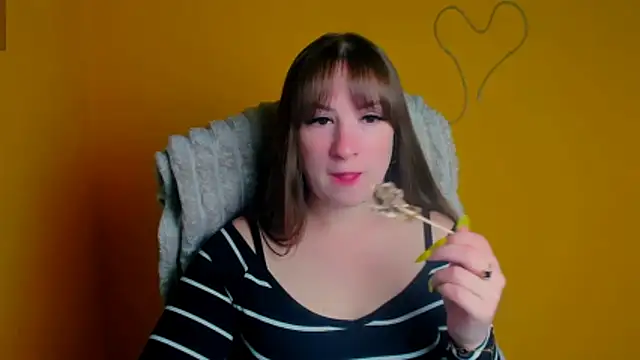 Tiffani Angel online show from May 16, 5:39 am