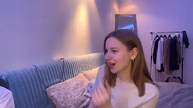 ReynaSweet  online show from April 3, 10:27 pm