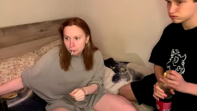 Snapshot of ReynaSweet_ chatting on June 11, 9:01 pm ReynaSweet online show from June 11, 9:01 pm