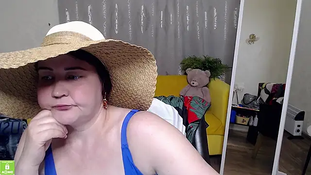 QUEEN02030 online show from May 29, 12:11 pm