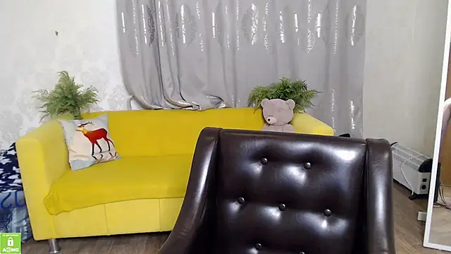 QUEEN02030 online show from May 9, 2:09 pm