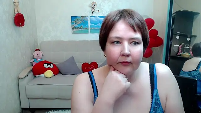 QUEEN02030 online show from April 15, 9:48 am