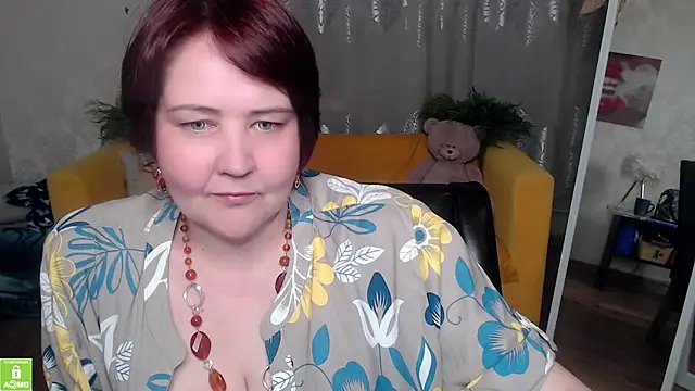 QUEEN02030 online show from June 17, 10:14 am
