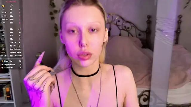 ghost girly online show from May 19, 4:08 am