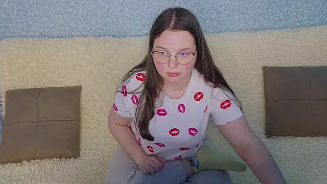 SofiDreamm online show from April 7, 2:19 pm