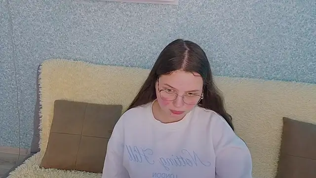 SofiDreamm online show from April 4, 2:12 pm