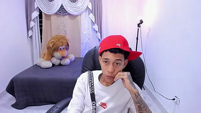 Rooney Boy online show from April 2, 3:24 am