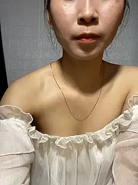 -Tini- online show from March 30, 3:57 pm