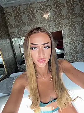 DirtyDebby online show from April 5, 2:35 pm
