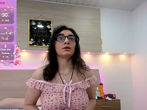Ellaa honey online show from April 20, 1:13 pm