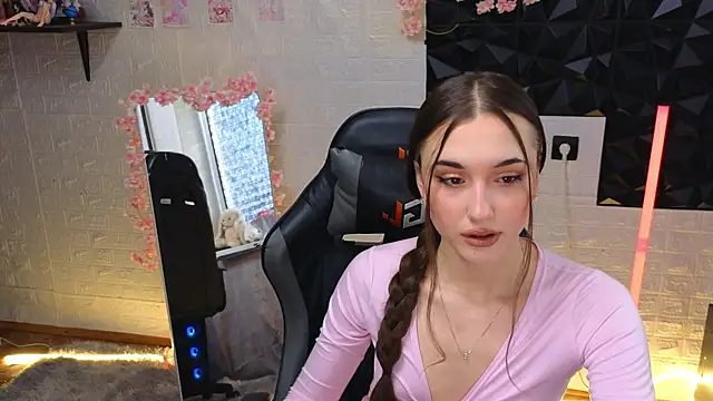 belle cute online show from April 8, 1:51 am