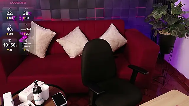 TiffanyCherry  online show from April 11, 8:45 pm