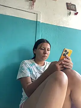 Snapshot of karo_cute chatting on July 24, 8:27 pm karo cute online show from July 24, 8:27 pm
