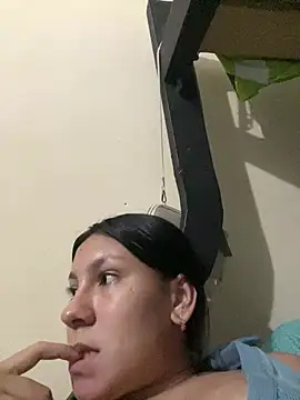 Snapshot of karo_cute chatting on July 17, 9:23 pm karo cute online show from July 17, 9:23 pm