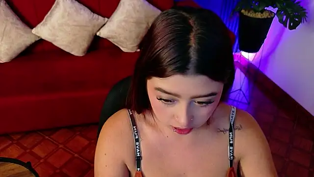 BrittanyBlueberry online show from April 4, 1:39 pm