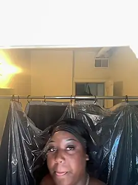 VERALONGG online show from June 7, 3:39 pm
