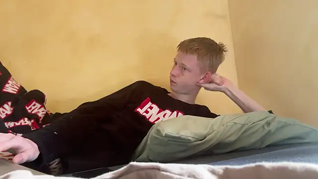 dreamy devi1 online show from April 4, 10:33 am