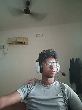 Snapshot of letsplaygame chatting on July 9, 2:12 am letsplaygame online show from July 9, 2:12 am