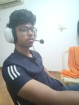 Snapshot of letsplaygame chatting on June 4, 4:11 pm letsplaygame online show from June 4, 4:11 pm
