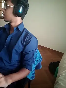 letsplaygame online show from April 12, 10:07 am