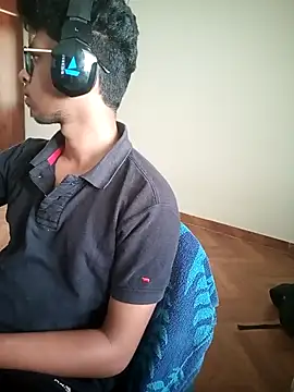 letsplaygame online show from April 14, 9:03 am
