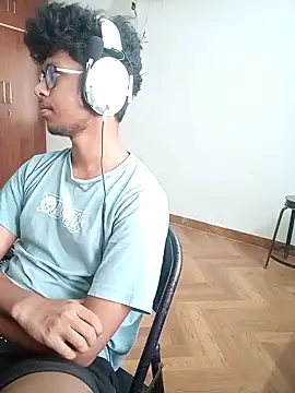 letsplaygame online show from May 2, 4:28 am