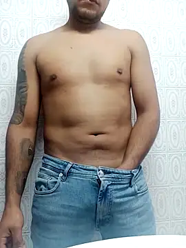 maicolvalejo4444 online show from May 1, 6:35 pm