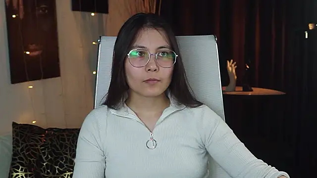 ElisonAvergarden online show from April 19, 3:24 pm