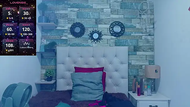 Snapshot of Skylernaomi chatting on May 16, 1:43 pm Skylernaomi online show from May 16, 1:43 pm