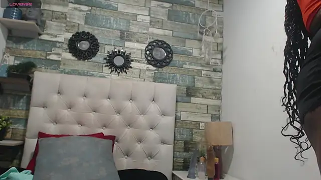 Skylernaomi online show from June 9, 3:35 pm