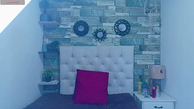 Snapshot of Skylernaomi chatting on May 21, 2:14 pm Skylernaomi online show from May 21, 2:14 pm