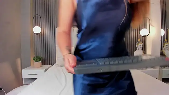 Snapshot of MelissaCooper1 chatting on May 4, 1:25 pm MelissaCooper1 online show from May 4, 1:25 pm