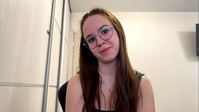 AriaGrand online show from April 3, 7:15 am