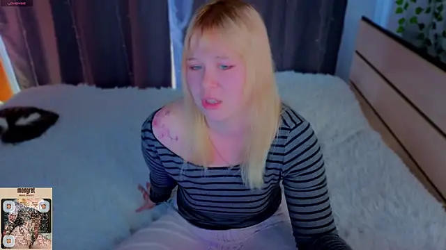 unburnedgirl online show from May 10, 7:23 am