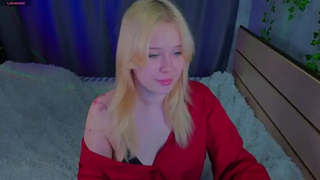 Snapshot of unburnedgirl chatting on July 16, 3:20 pm unburnedgirl online show from July 16, 3:20 pm