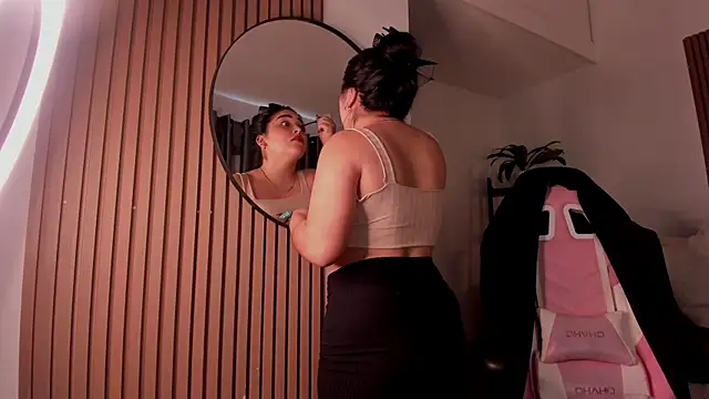 camille sinclair  online show from April 3, 6:47 pm