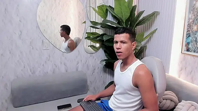noahdark  online show from April 9, 2:13 am