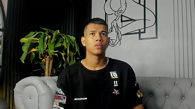 noahdark  online show from May 9, 11:24 am