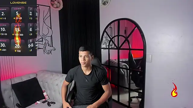 noahdark  online show from May 16, 2:21 am