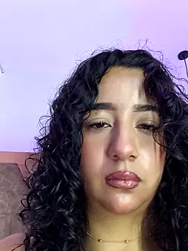 bella swwan  online show from April 30, 1:29 pm