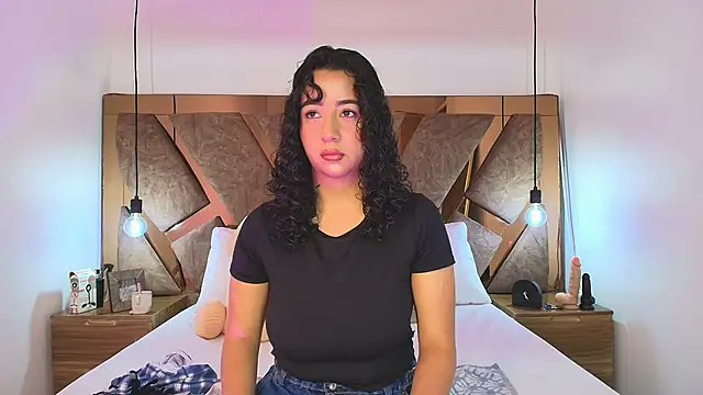 bella swwan  online show from May 8, 4:55 pm